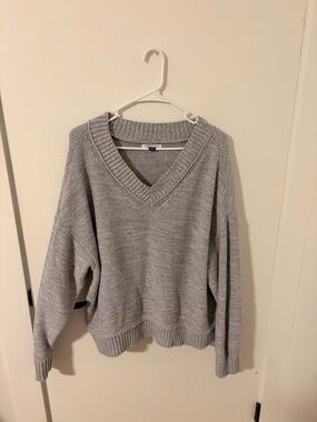 American Eagle Women's Oversized V-Neck Sweater Gray, Size Large